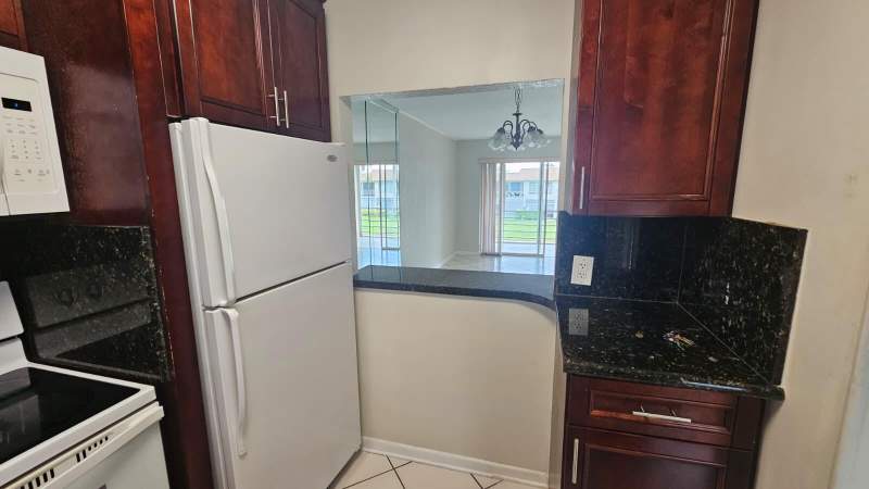 2 bedroom Condominium at 9911 Sandalfoot Boulevard #116, Sandalfoot Blvd Apts Condo, Boca Raton — photo 3