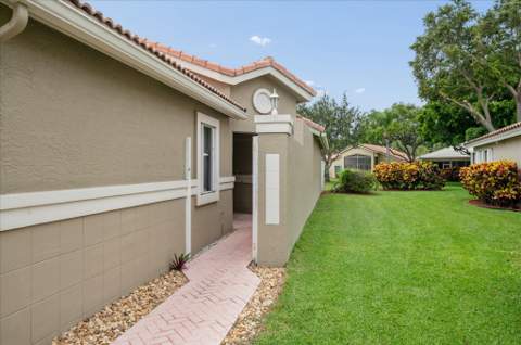 10884 Royal Caribbean Circle, Boynton Beach FL - photo 24 of 34