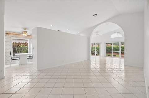 10884 Royal Caribbean Circle, Boynton Beach FL - photo 21 of 34