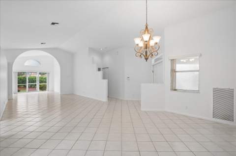 10884 Royal Caribbean Circle, Boynton Beach FL - photo 14 of 34