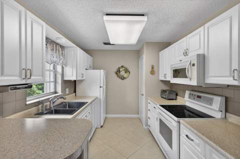 1 Lake Vista Trail #207, Port St. Lucie FL - photo 11 of 28