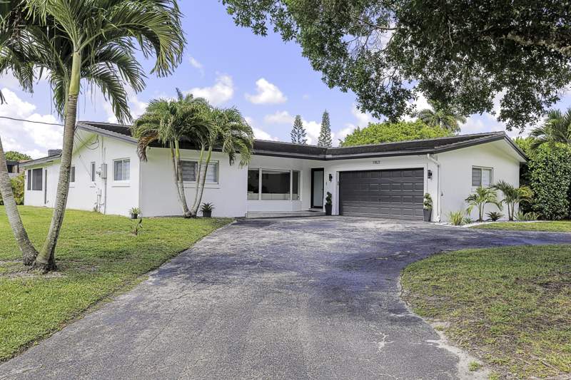 3 bedroom Single Family Residence at 11821 NW 6th Court, Fla Fruit Lands Co, Plantation — photo 2