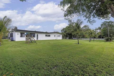 11821 NW 6th Court, Plantation FL - photo 8 of 61