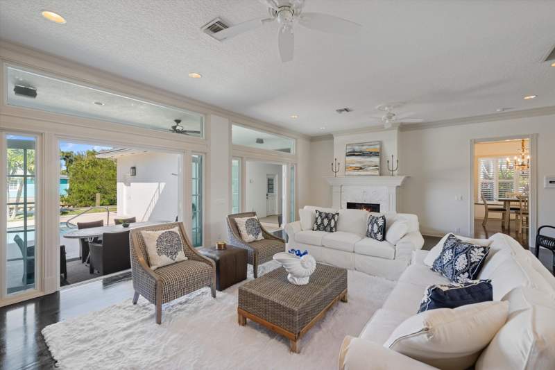 5 bedroom Single Family Residence at 401 Center Street, Riverside, Jupiter — photo 4