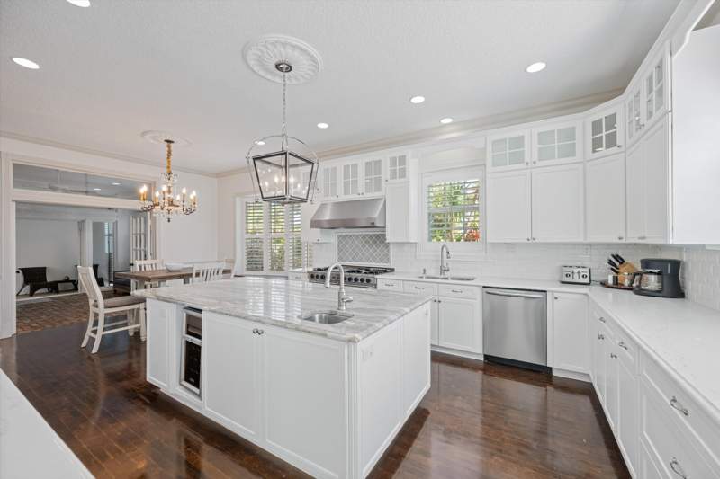 5 bedroom Single Family Residence at 401 Center Street, Riverside, Jupiter — photo 5