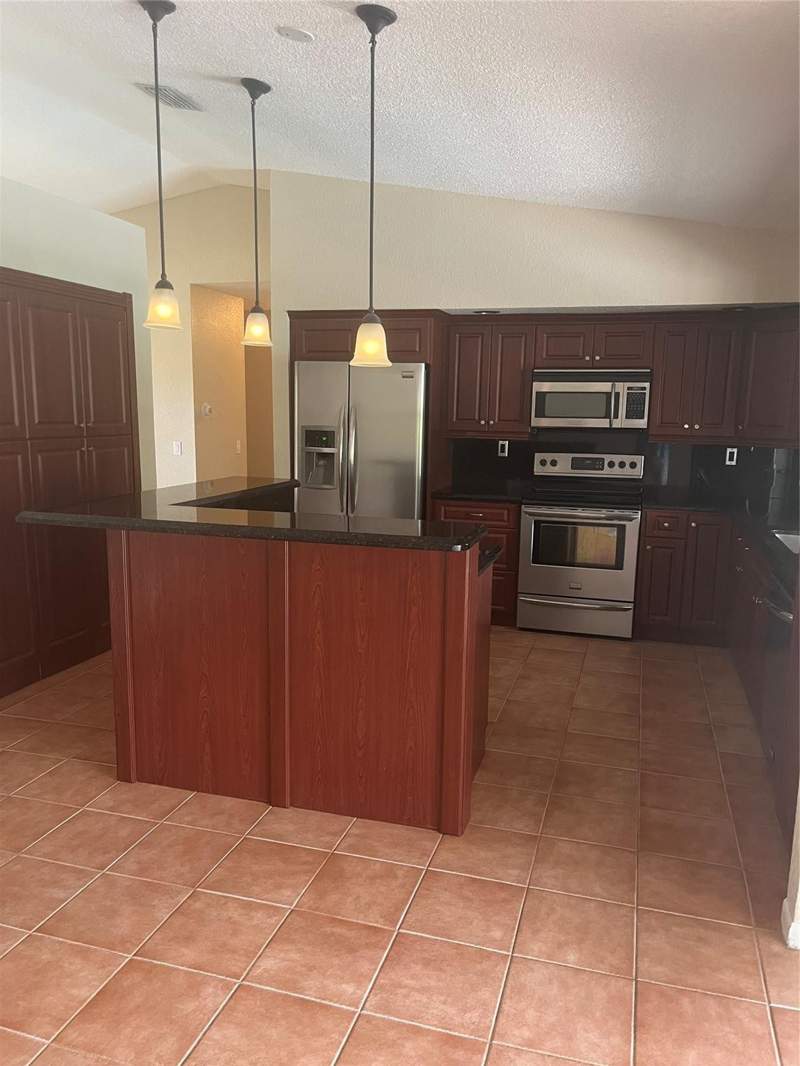 3 bedroom Single Family Residence at 10734 NW 17th Manor, Cypress Run, Coral Springs — photo 2