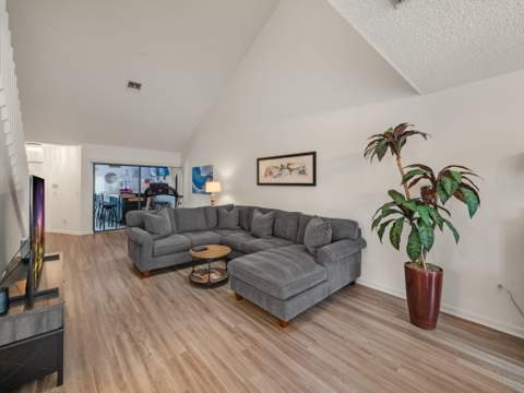 1103 Landings Boulevard, Greenacres FL - photo 13 of 47