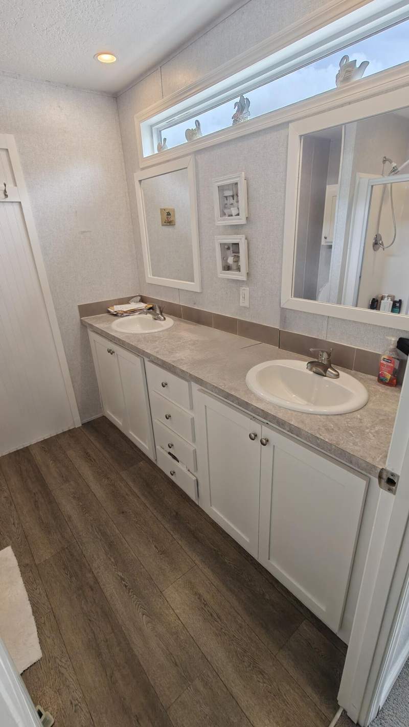 3 bedroom Manufactured Home at 7306 43rd Terrace, Palm Lake Co-Op Inc Ph II, Riviera Beach — photo 4