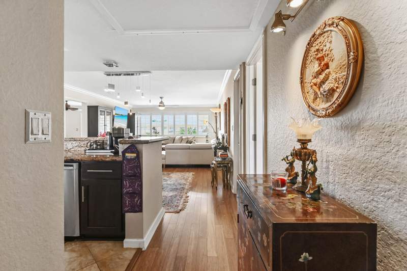 2 bedroom Condominium at 1501 E Broward Boulevard #805, Pine Crest Village I At, Fort Lauderdale — photo 5
