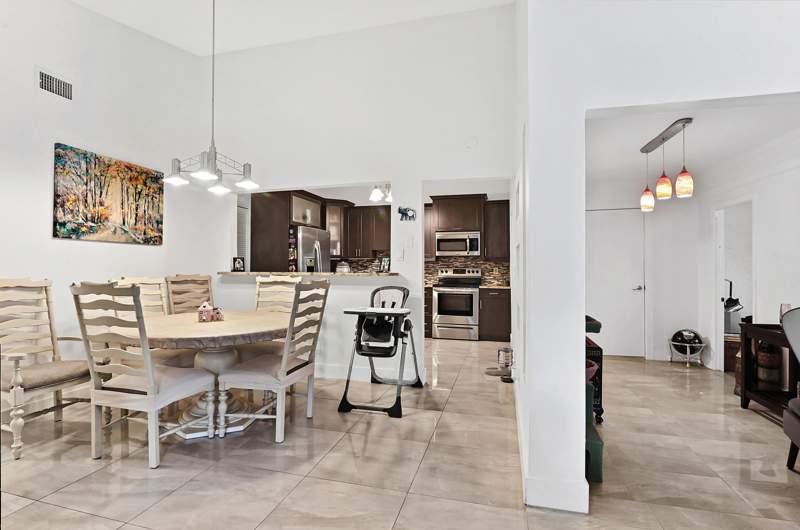 2 bedroom Townhouse at 4383 Willow Pond Circle, Lakeside Green, West Palm Beach — photo 4