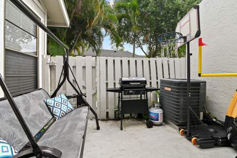 4383 Willow Pond Circle, West Palm Beach FL - photo 19 of 27