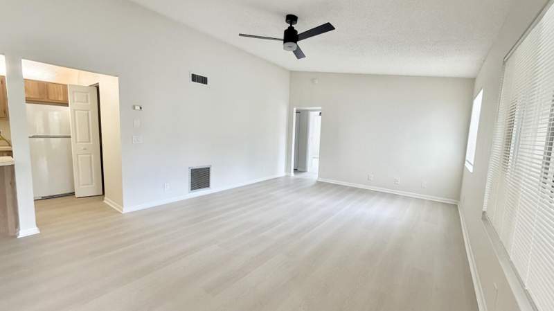 2 bedroom Condominium at 4969 Sable Pine Circle #D2, Pine Ridge At Haverhill Condo, West Palm Beach — photo 2