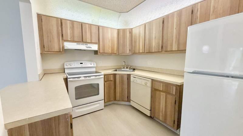 2 bedroom Condominium at 4969 Sable Pine Circle #D2, Pine Ridge At Haverhill Condo, West Palm Beach — photo 5