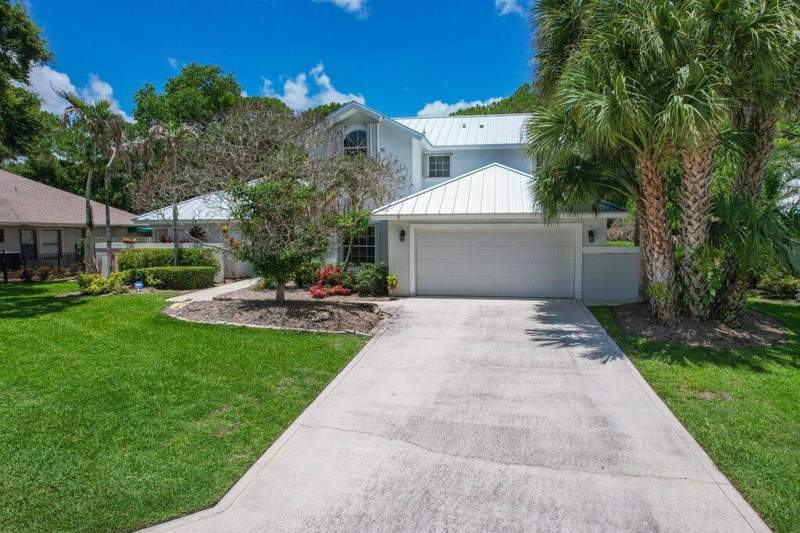 4 bedroom Single Family Residence at 3730 SW Woodbriar Lane, Danforth, Palm City — photo 2