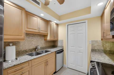 3000 N Ocean Drive #31 B, Singer Island FL - photo 10 of 52