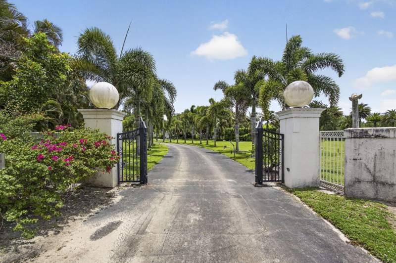 6 bedroom Single Family Residence at 1030 Arabian Drive, Fox Trail, Loxahatchee — photo 4