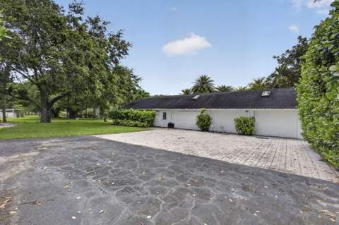 1030 Arabian Drive, Loxahatchee FL - photo 6 of 34