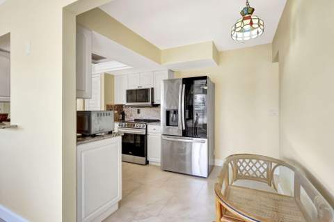 683 SE Harborview Drive, Port St. Lucie FL - photo 15 of 56