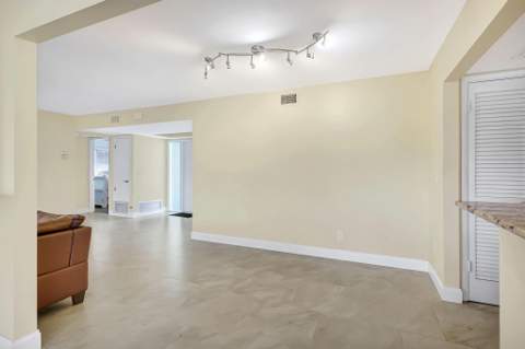 683 SE Harborview Drive, Port St. Lucie FL - photo 6 of 56