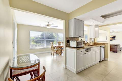 683 SE Harborview Drive, Port St. Lucie FL - photo 19 of 56