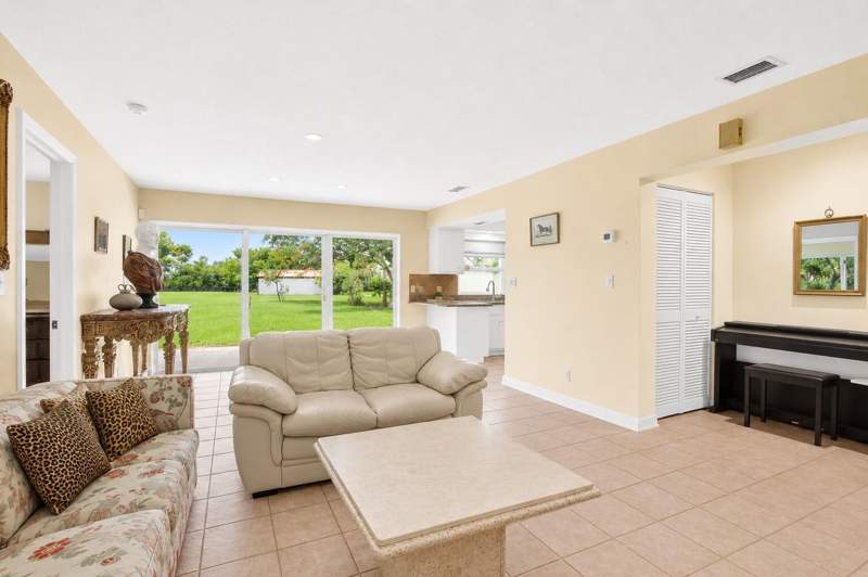 3 bedroom Single Family Residence at 1029 Arabian Drive, Fox Trail, Loxahatchee — photo 4