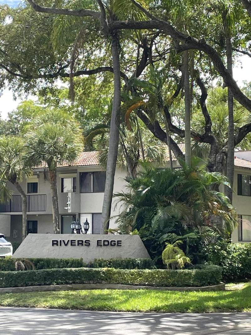 3 bedroom Condominium at 9537 SW 1st Court, Rivers Edge At Oakwood, Coral Springs — photo 2