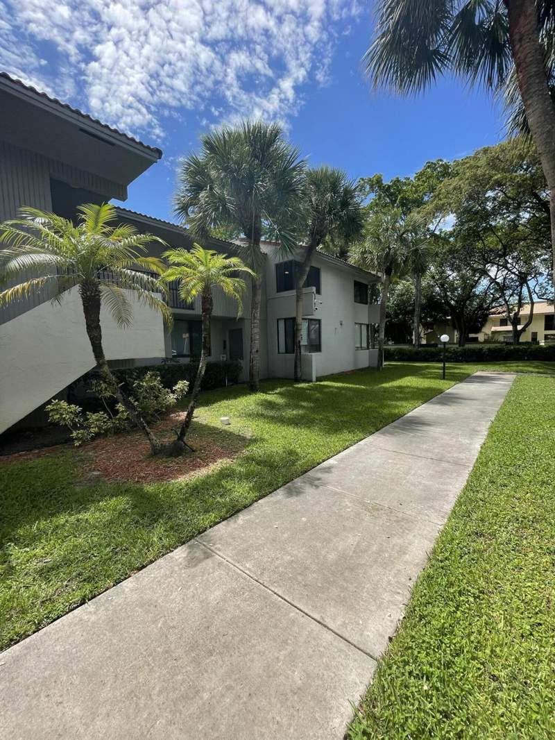 3 bedroom Condominium at 9537 SW 1st Court, Rivers Edge At Oakwood, Coral Springs — photo 3