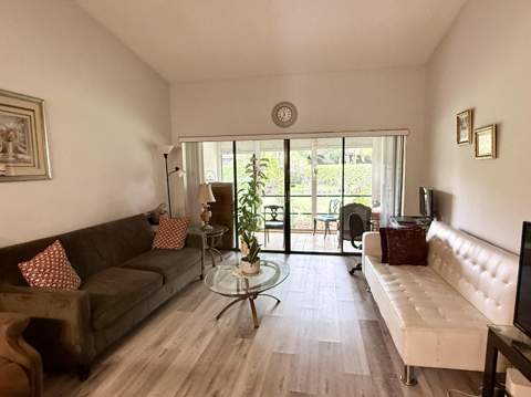 3927 Vine Tree Trail #B, Lake Worth FL - photo 6 of 14