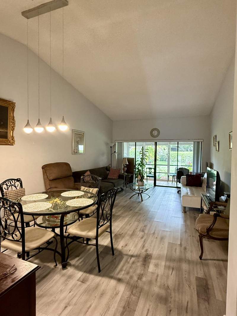 2 bedroom Villa at 3927 Vine Tree Trail #B, VILLAS OF WILLOW BEND, Lake Worth — photo 4