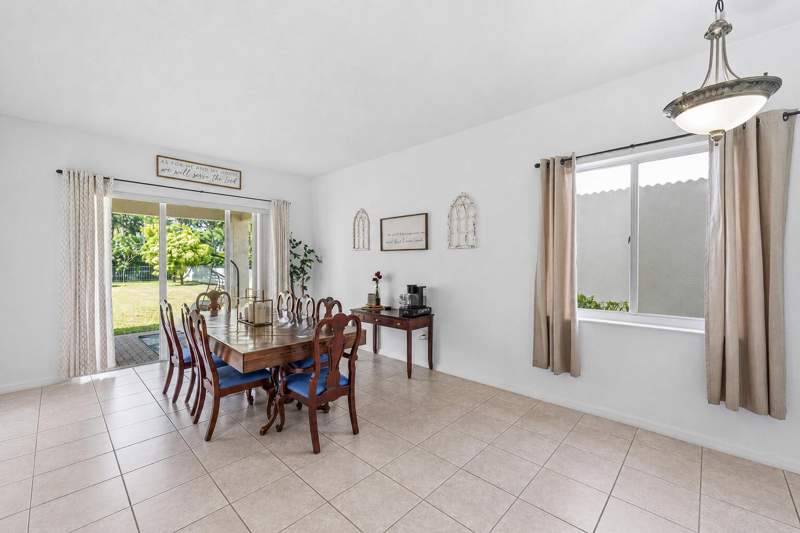 5 bedroom Single Family Residence at 140 Bellezza Terrace, Bella Terra Pud 1, Royal Palm Beach — photo 5