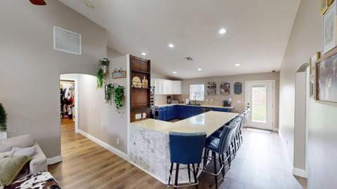 201 NE Faring Avenue, Port St. Lucie FL - photo 8 of 37