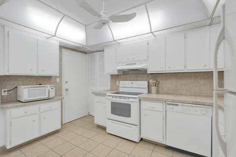 405 N Ocean Boulevard #305, Pompano Beach FL - photo 11 of 47