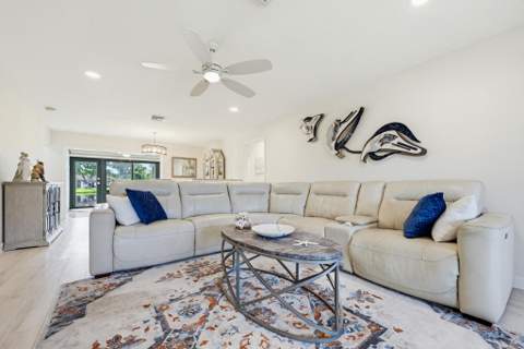 4854 Equestrian Circle #Apt B, Boynton Beach FL - photo 6 of 41