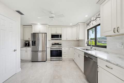 4854 Equestrian Circle #Apt B, Boynton Beach FL - photo 15 of 41