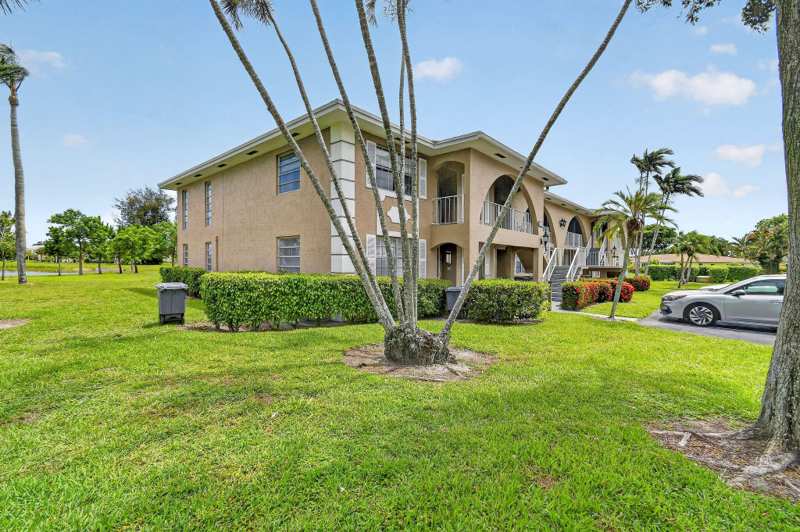 2 bedroom Condominium at 13837 Via Flora #E, Palm Greens At Villa Del Ray Condo II, Delray Beach — photo 1