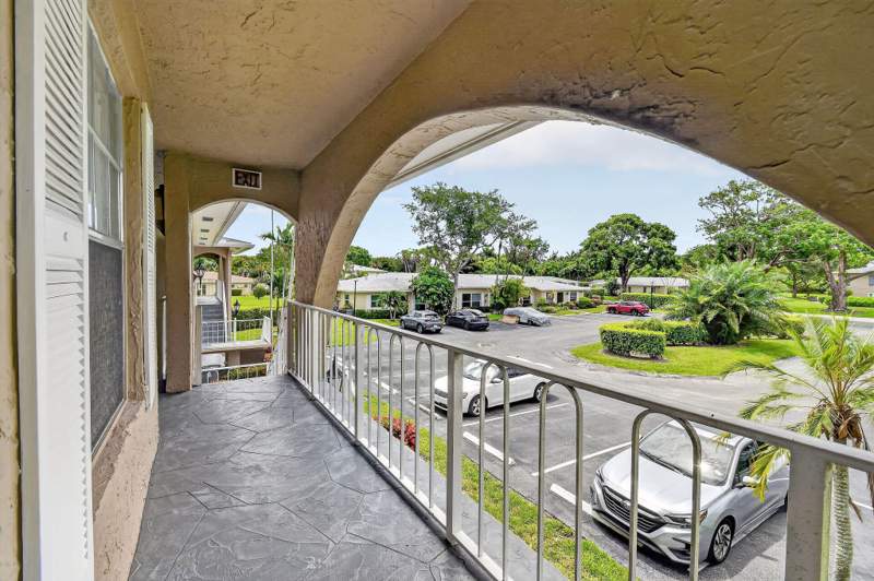 2 bedroom Condominium at 13837 Via Flora #E, Palm Greens At Villa Del Ray Condo II, Delray Beach — photo 3
