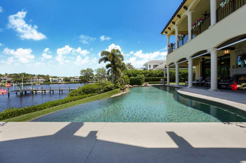 3 bedroom Single Family Residence at 10433 SE Banyan Way, Heritage Oaks, Jupiter — photo 3