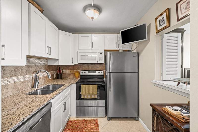 1 bedroom Condominium at 175 Suffolk E, Suffolk At Century Village Condo, Boca Raton — photo 3