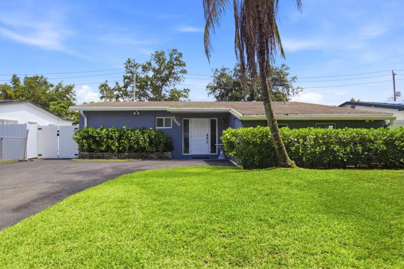 3 bedroom Single Family Residence at 6444 Oak Street, Linwood Gardens, Hollywood — photo 3