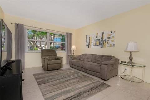 3431 NW 50th Avenue #104, Lauderdale Lakes FL - photo 7 of 34