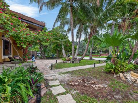 949 NE 25th Avenue, Pompano Beach FL - photo 12 of 88