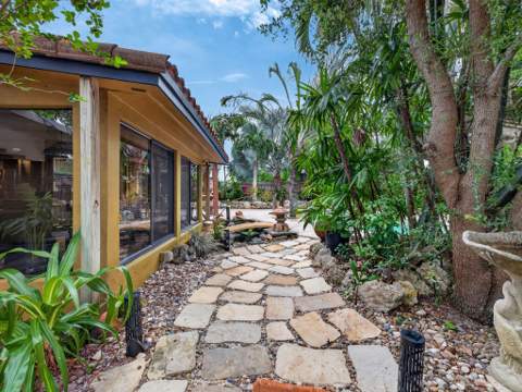 949 NE 25th Avenue, Pompano Beach FL - photo 15 of 88