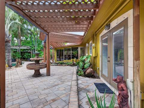 949 NE 25th Avenue, Pompano Beach FL - photo 21 of 88