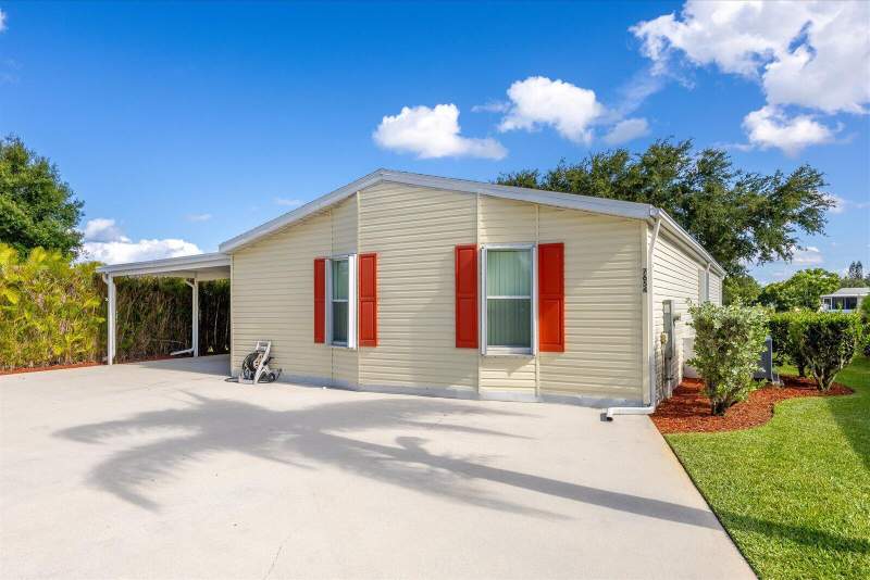 0 bedroom Manufactured Home at 7654 Red Crossbill Court, Fairways At Savanna Club Replat No 1, Port St. Lucie — photo 3