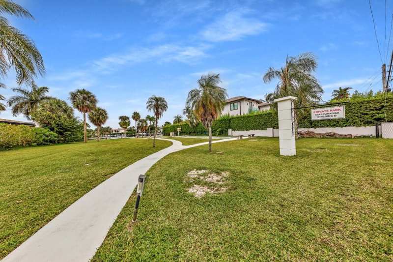 2 bedroom Stock Cooperative at 580 Egret Drive #121, Casa Paradiso Co-Op, Hallandale Beach — photo 1