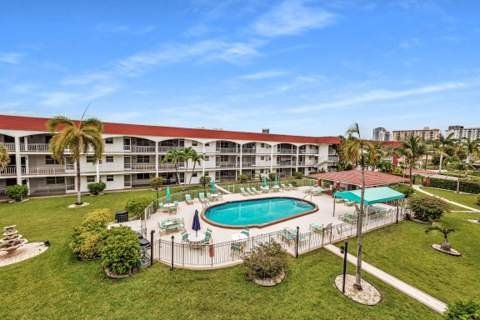 580 Egret Drive #121, Hallandale Beach FL - photo 9 of 43