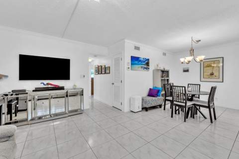 580 Egret Drive #121, Hallandale Beach FL - photo 6 of 43