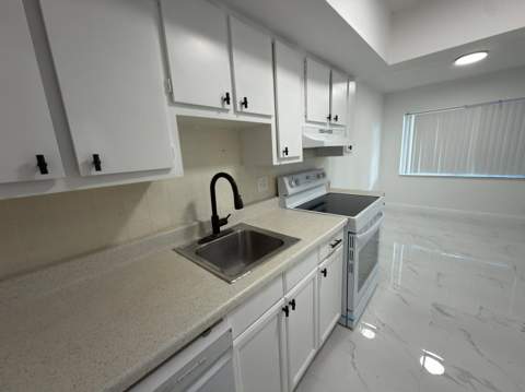 5702 NW 22nd Court #28-b, Lauderhill FL - photo 10 of 36