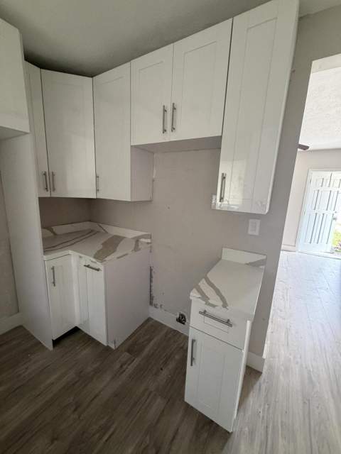 1437 NW 10th Place, Fort Lauderdale FL - photo 9 of 15