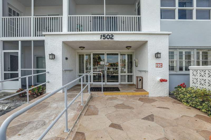 2 bedroom Condominium at 1502 S Lakeside Drive ##401, Palm Lake 1 Condo, Lake Worth Beach — photo 5